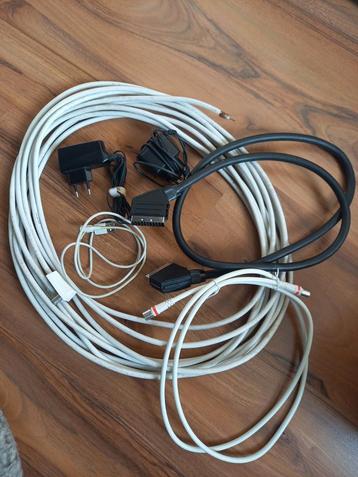 Coax - skart kabel - opladers,mag opgehaald worden in ruil v beschikbaar voor biedingen