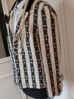 Chanel Paris bouclé zwart/wit jasje, zijden/kanten voering, Jasje, Maat 38/40 (M), Zo goed als nieuw, CHANEL PARIS