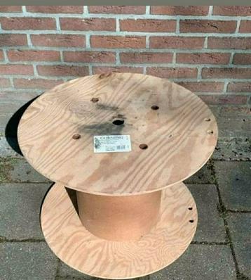 Haspel,KabelROL,Haspelrol,Tuintafel,Tafel,Tuin,kabel,hout beschikbaar voor biedingen