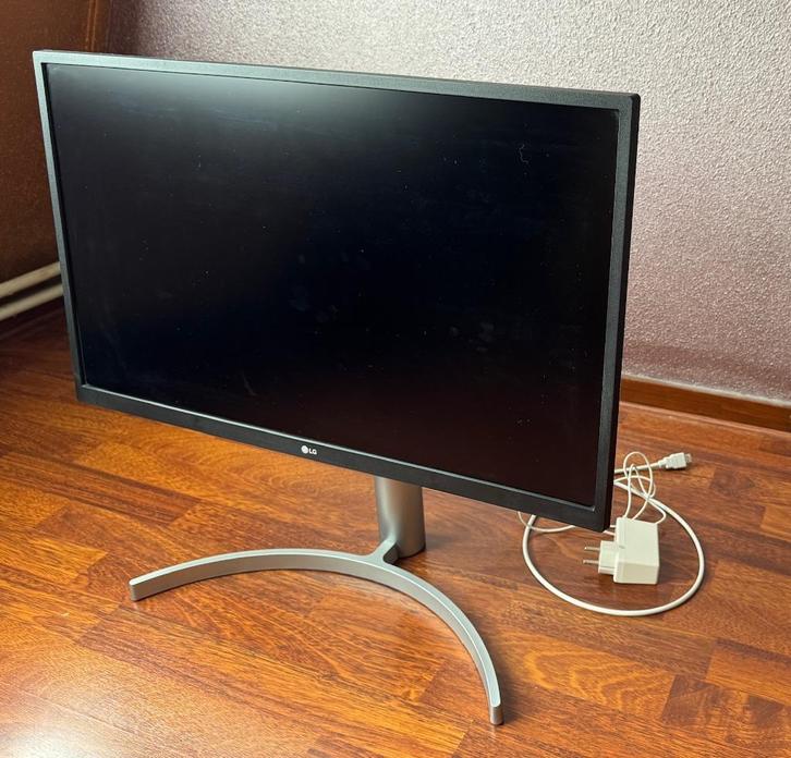 LG 27 UL550 monitor 27'' draaibaar verstelbaar, Computers en Software, Monitoren, Zo goed als nieuw, 60 Hz of minder, DisplayPort