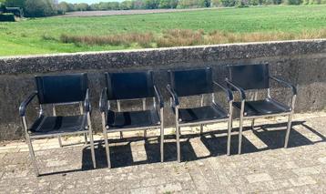 4 bauwhaus styl stoelen  jaren 70 beschikbaar voor biedingen