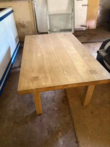 Massief houten salontafel 130/80 beschikbaar voor biedingen