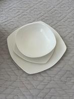 Servies 4 personen, Ophalen of Verzenden, Zo goed als nieuw, Porselein, Overige stijlen