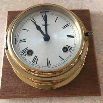 Scheepsklok met bel beschikbaar voor biedingen