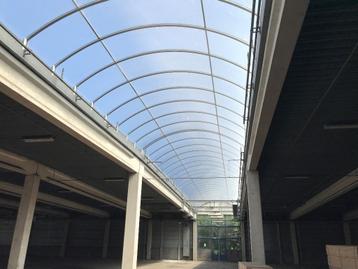 Dubbelwandige Lichtkoepel met aluminium frame– 45 x 5 meter beschikbaar voor biedingen