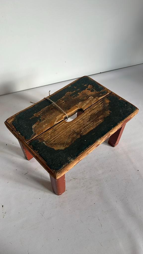 Houten krukje, Antiek en Kunst, Curiosa en Brocante, Ophalen of Verzenden