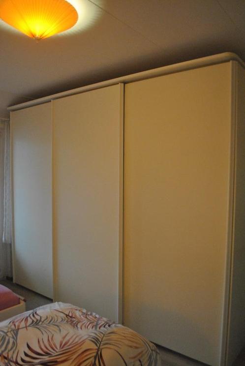 Kledingkast, schuifdeuren, wit, 245 bij 305 bij 67 cm, Huis en Inrichting, Kasten | Kledingkasten, Gebruikt, 200 cm of meer, 200 cm of meer
