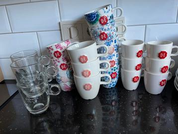 Douwe Egberts mokken/kopjes en Pickwick theeglazen beschikbaar voor biedingen