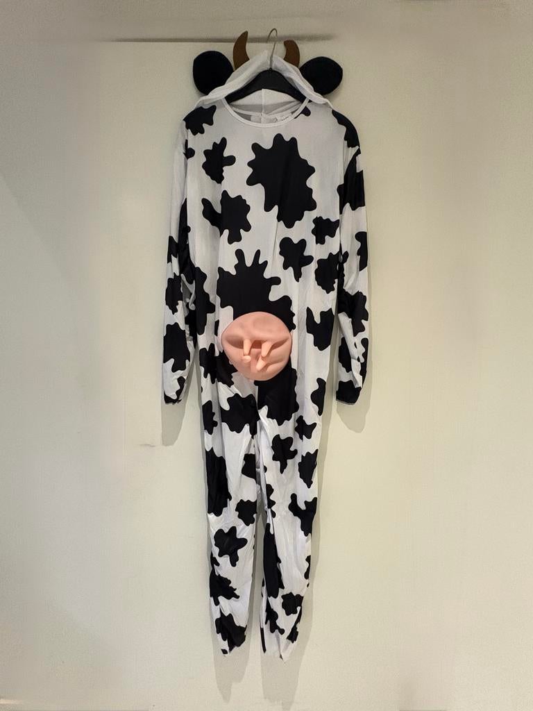 Carnavalskleding: 6 Koeienpakken met uier + muts - €30/stuk, Carnaval, Maat 48/50 (M), Ophalen of Verzenden, Zo goed als nieuw