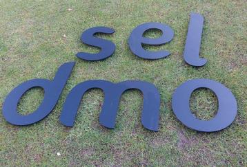 Kunststof letters beschikbaar voor biedingen