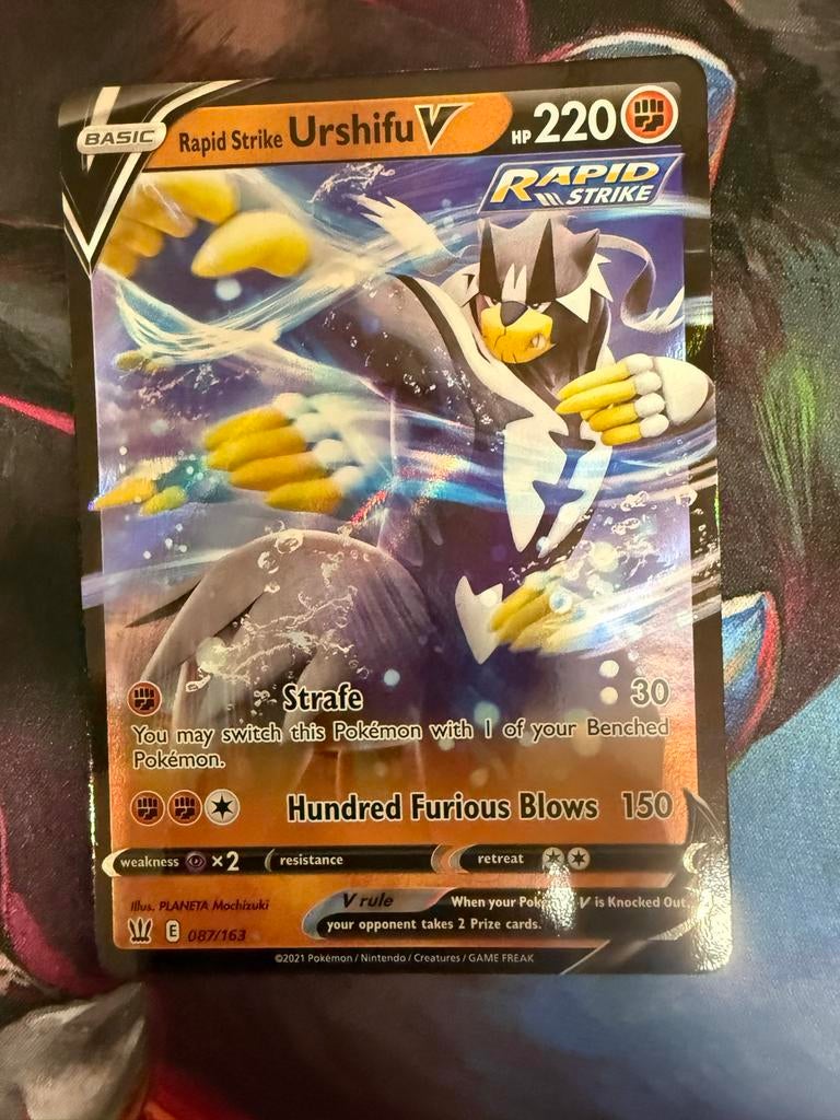 Pokemon Kaart - Rapid Strike Urshifu V, Ophalen of Verzenden, Zo goed als nieuw, Losse kaart