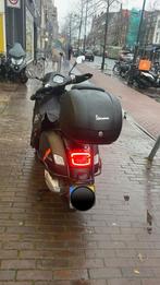 Vespa GTS super sport 300cc 2023, Fietsen en Brommers, Scooters | Piaggio, Overige modellen, 300 cc, Ophalen of Verzenden, Zo goed als nieuw