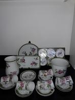 Hutschenreuther Redouté uitgebreid stel met rozen/bloemen, Antiek en Kunst, Antiek | Servies los, Verzenden