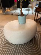 Bijzettafel “pebble” betonlook van Vtwonen, Huis en Inrichting, Ophalen, Zo goed als nieuw, Rechthoekig