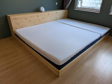 Familiebed 260x200 cm incl. 3 lattenbodems beschikbaar voor biedingen