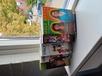 Ugly betty compleet 1-4 NLO beschikbaar voor biedingen