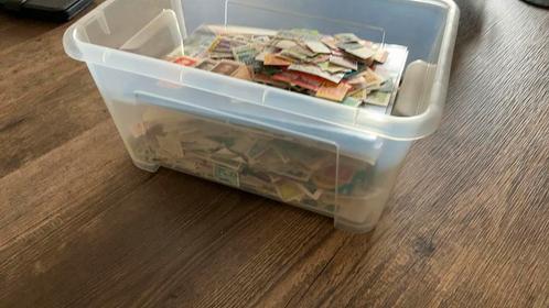Doosje postzegels afgeweekt  wereld, aardig materiaal, Postzegels en Munten, Postzegels | Volle albums en Verzamelingen, Buitenland