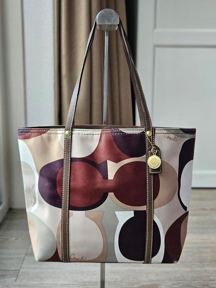 Coach Op Art Sateen shopper tas, Sieraden, Tassen en Uiterlijk, Tassen | Damestassen, Gebruikt, Shopper, Bruin, Ophalen of Verzenden