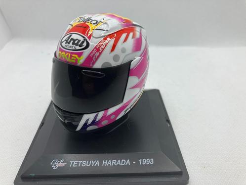 79913: Helm - MotoGP - Tetsuya Harada - 1993 - Atlas 1:5, Hobby en Vrije tijd, Modelauto's | 1:5 tot 1:12, Zo goed als nieuw, Overige typen