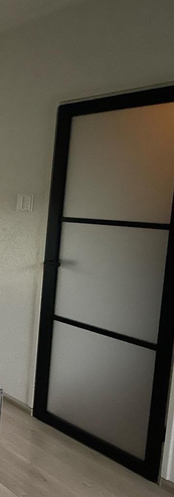 Opdekdeur zwart satijn glas, Doe-het-zelf en Verbouw, Deuren en Horren, Zo goed als nieuw, Binnendeur, 200 tot 215 cm, Hout, Ophalen