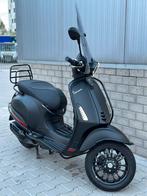 Vespa Sprint Notte full option, Fietsen en Brommers, Scooters | Vespa, Ophalen, Zo goed als nieuw