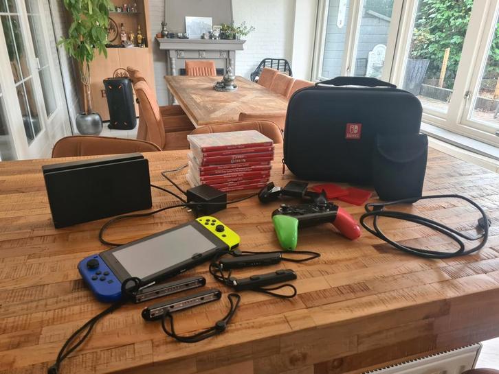 Nintendo Switch + Games, splatoon controller en reisbox, Spelcomputers en Games, Spelcomputers | Nintendo Switch, Gebruikt, Switch Original