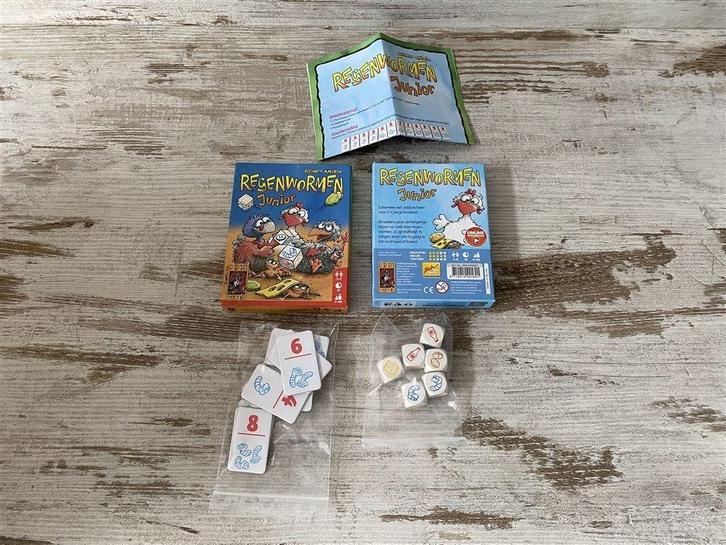 Regenwormen junior 999 games [s426], Hobby en Vrije tijd, Gezelschapsspellen | Bordspellen, Zo goed als nieuw, Ophalen of Verzenden