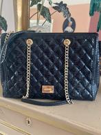 Moschino lakleren tas in nieuwstaat️, Sieraden, Tassen en Uiterlijk, Tassen | Damestassen, Ophalen of Verzenden, Zo goed als nieuw