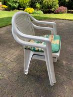Gratis witte tuinstoelen met voetenbankje, Tuin en Terras, Tuinstoelen, Ophalen, Gebruikt, Kunststof