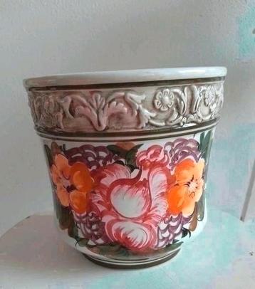 Vintage Italiaanse bloempot beschikbaar voor biedingen