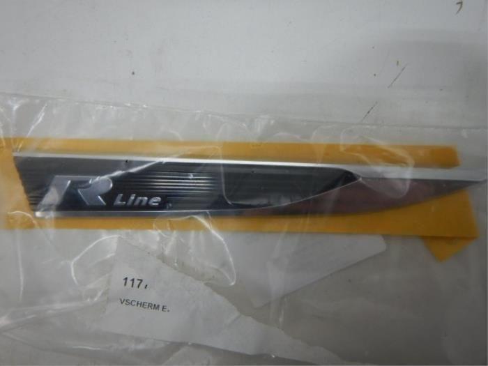 Embleem Volkswagen Polo (22729179), Auto-onderdelen, Overige Auto-onderdelen, Gebruikt, Ophalen