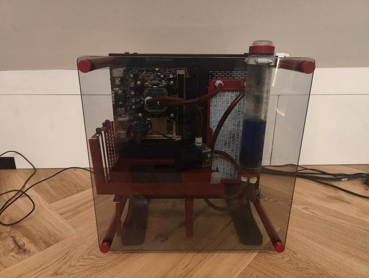 Thermaltake P1 ITX kast +  waterkoeling! , Lees advertentie!, Computers en Software, Computerbehuizingen, Gebruikt, Ophalen of Verzenden