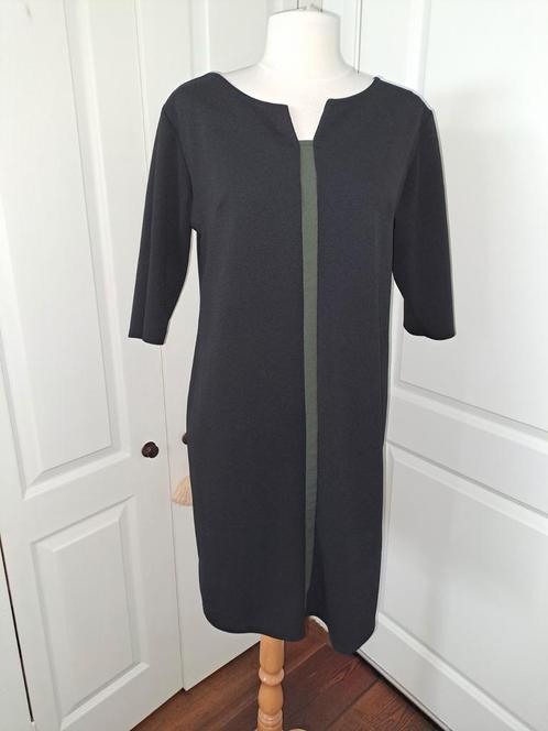 Pescara zwart jurkje met groene bies.mt M, Kleding | Dames, Jurken, Zo goed als nieuw, Maat 38/40 (M), Zwart, Boven de knie, Ophalen of Verzenden