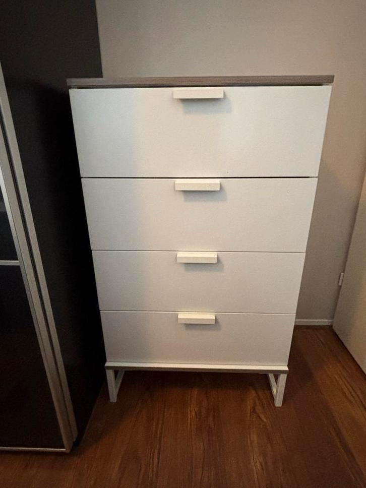 IKEA TRYSIL ladekast wit (met hout en staal details), Huis en Inrichting, Kasten | Ladekasten, Zo goed als nieuw, Minder dan 100 cm