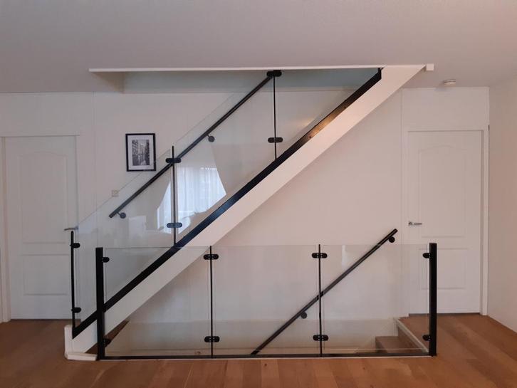 Zoek jij een mooie stalen trapleuning op maat?, Doe-het-zelf en Verbouw, Ladders en Trappen, Zo goed als nieuw, Trap, 2 tot 4 meter