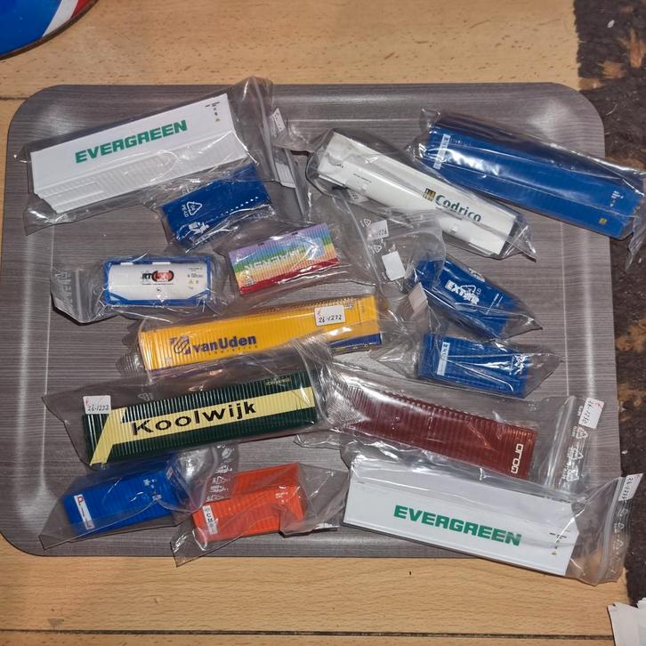 CONHTAINERS DIVERS H0-1:87, Hobby en Vrije tijd, Modeltreinen | H0, Zo goed als nieuw, Gelijkstroom of Wisselstroom, Overige merken
