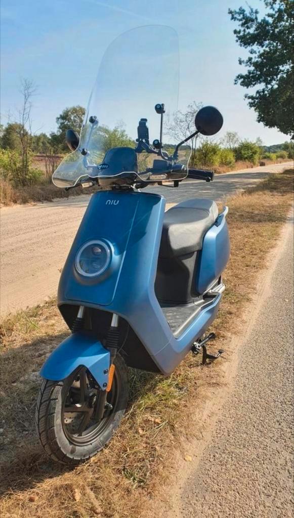 NiU limited edition - elektrische scooter te koop, Fietsen en Brommers, Scooters | Overige merken, Zo goed als nieuw, Elektrisch