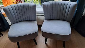 2 grijze fauteuils van Sissy Boy