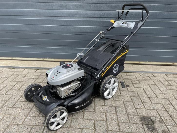 GAZONMAAIER RAZOR 4611 TR / W, Tuin en Terras, Grasmaaiers, Nieuw, Benzine-grasmaaier, 50 cm of meer, Cirkelmaaier, Mulchfunctie
