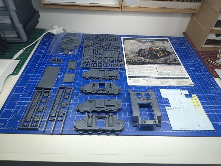 Warhammer 40k Adepta Sororitas Rhino Set 2, Hobby en Vrije tijd, Wargaming, Gebruikt, Warhammer, Figuurtje(s), Geverfd, Ophalen of Verzenden