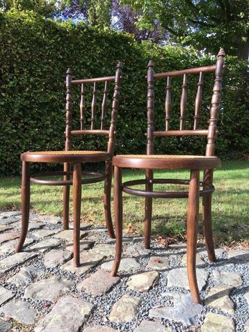 2 originele Fischel Bentwood bistro stoelen.  beschikbaar voor biedingen