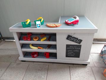 Winkeltje toonbank speelgoed winkel hout en div. accessoires beschikbaar voor biedingen