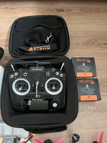 Taranis Q X7 + M7 gimbals + case + accupack beschikbaar voor biedingen