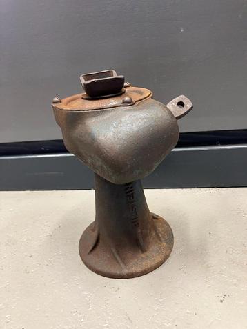 Klassieke Bilstein mechanische potkrik beschikbaar voor biedingen