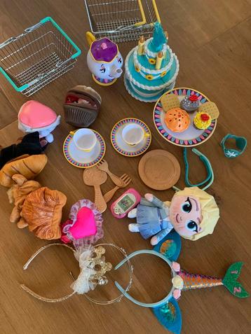 Theeservies Frozen Elsa en mevrouw tuit barstje hondjes beschikbaar voor biedingen