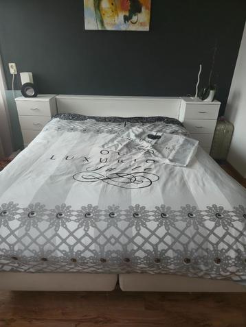 boxspring beschikbaar voor biedingen