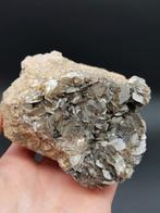 Calciet met Hematiet, Ophalen of Verzenden, Mineraal