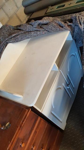 Commode beschikbaar voor biedingen