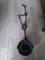 Antieke ketelhaal met koperen knop, Ophalen