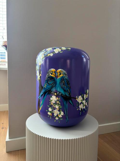 Handbeschilderde vaas “Love Birds”, Antiek en Kunst, Kunst | Designobjecten, Ophalen of Verzenden